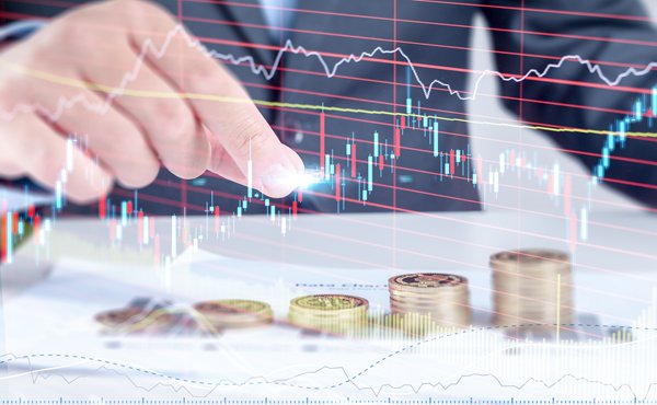 广州千人齐聚观看阅兵直播 老兵:我国军事发展日新月异