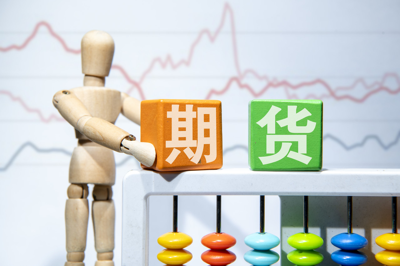 广州千人齐聚观看阅兵直播 老兵:我国军事发展日新月异